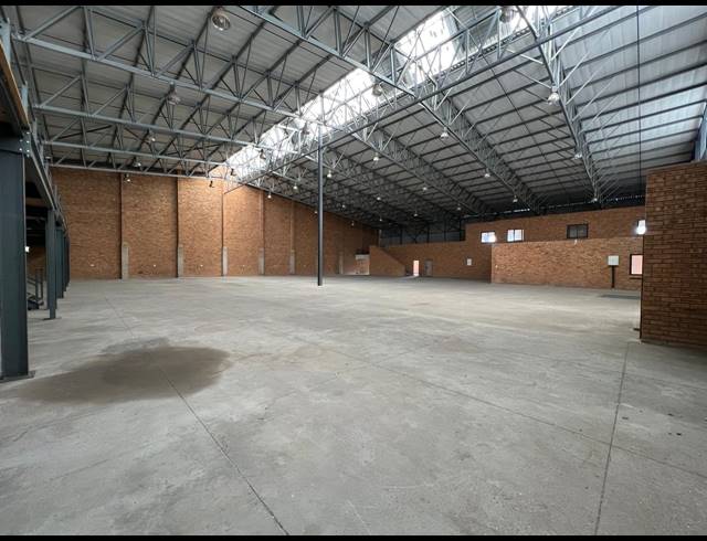 2,499M² WAREHOUSE TO LET IN LASER PARK